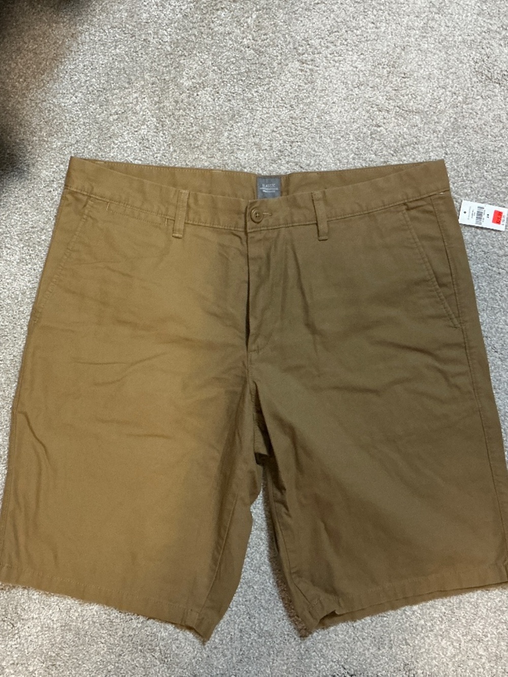 GAP Men’s Classic Khaki shorts